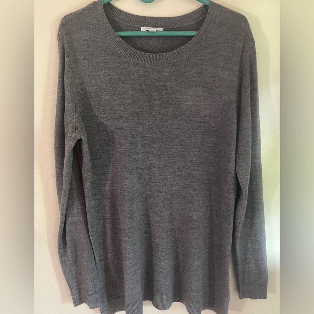 Long gray sweater, New York & Co. Sz XL